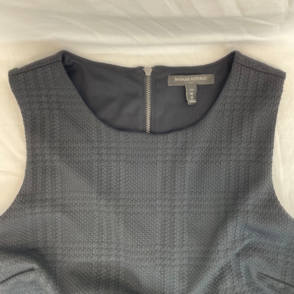 Banana Republic Cropped Tank Black Women’s Size Medium Petite - Picture 9 of 10